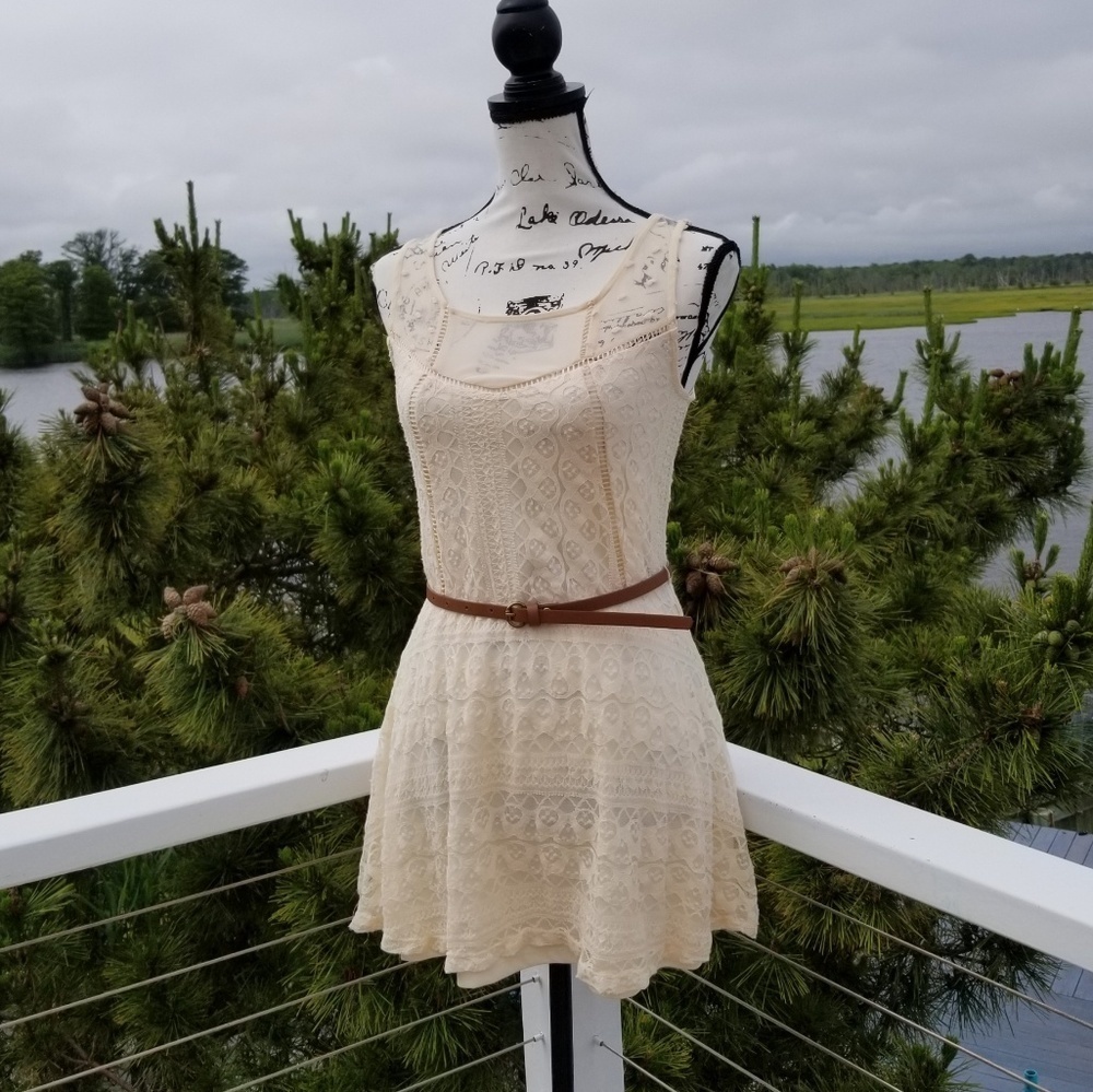 Rewind Ecru Lace mini dress/top with belt